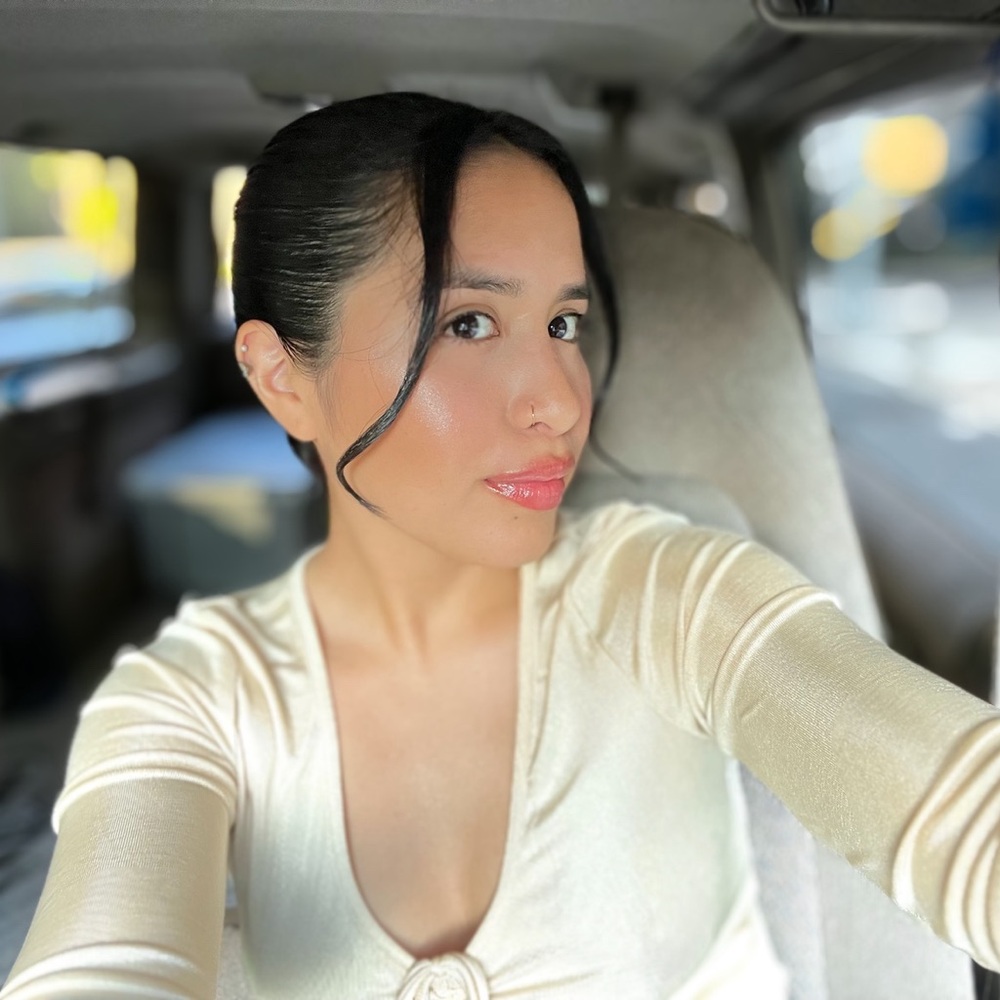 Meet your Posher, Yomaira
